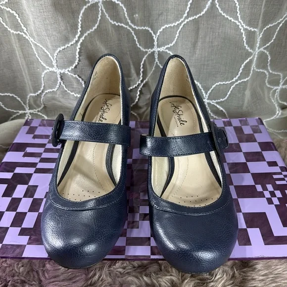 (Q7) LifeStride Rozz Women's Navy Mary Jane Pumps, Size 9M - Picture 2 of 11
